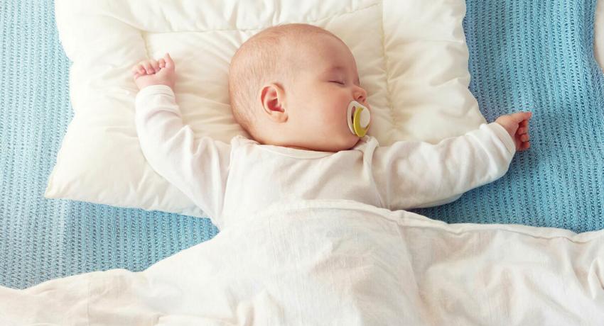 Сон ребенка в первые недели жизни